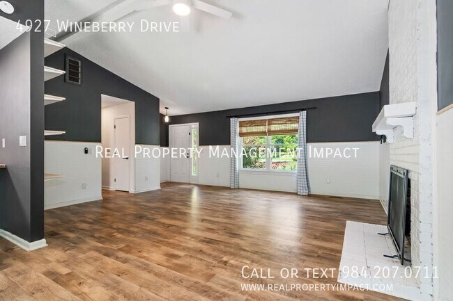 Building Photo - 4927 Wineberry Dr