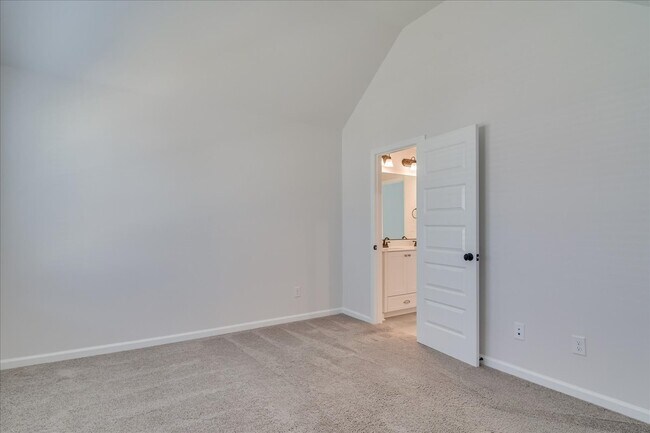 Building Photo - 528 Fermoy Ln
