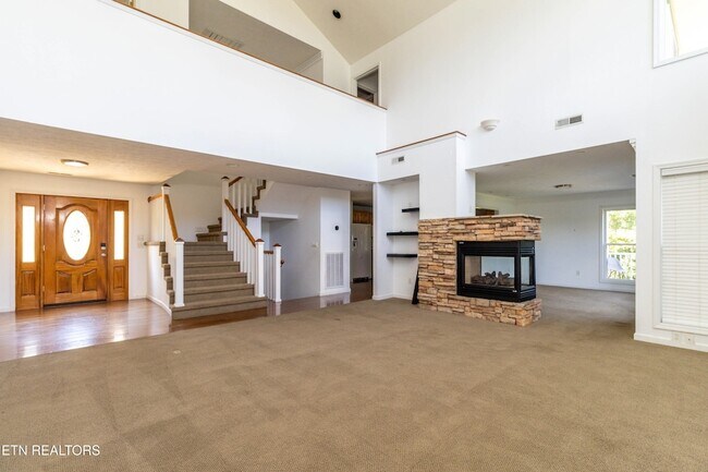 Building Photo - 2084 Allenridge Dr