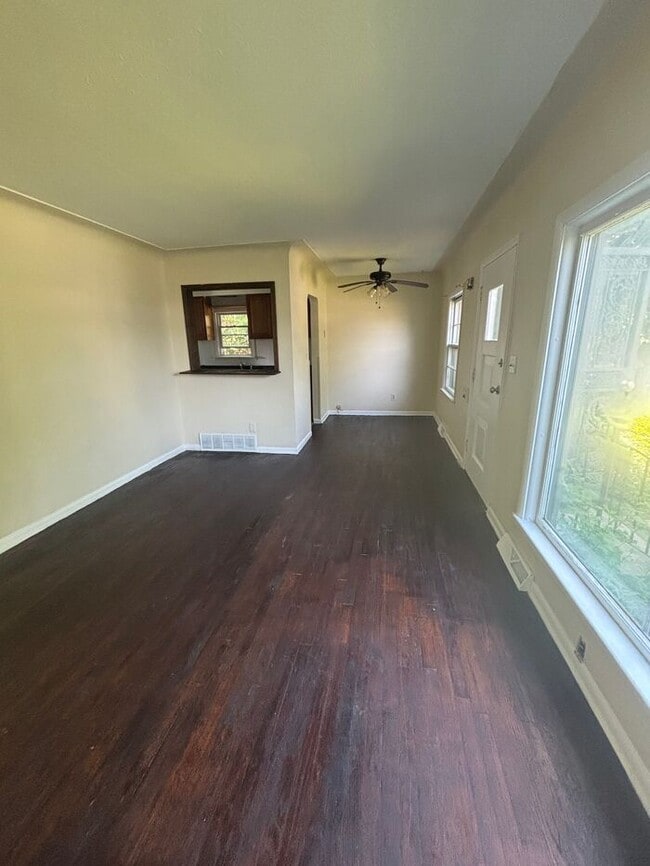 Building Photo - Charming 3 beds 1 bath in Cleveland! Pet f...