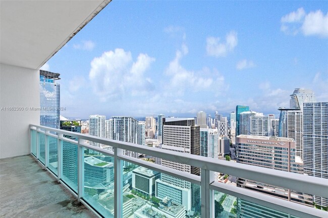 Building Photo - 950 Brickell Bay Dr