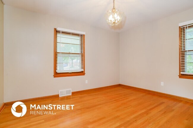 Building Photo - 2809 S Westport Rd