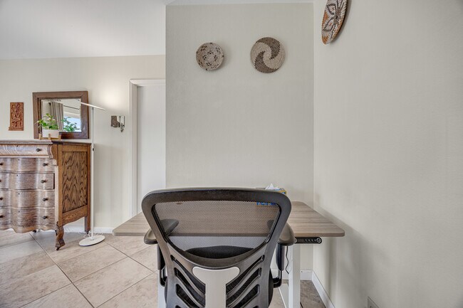 Building Photo - 323 Bodmer Ln