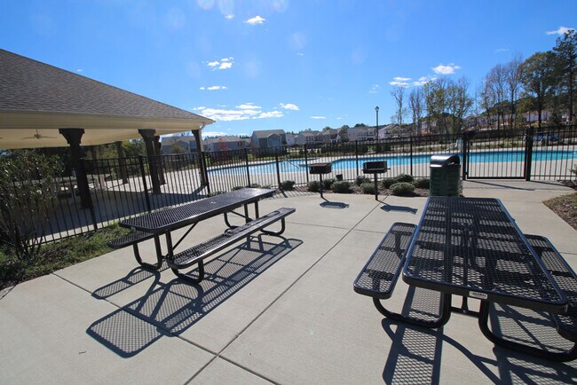 Enjoy beautiful Deer Creek community pool, picnic tables and grilling area. - 3406 Dropseed Dr