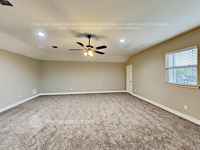 Building Photo - 1628 Signature Dr