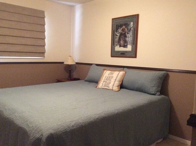 Building Photo - Beautiful FULLY FURNISHED Single Level 4/2 Home in South West Reno