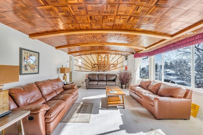 Building Photo - FULLY FURNISHED Home in the Mountains