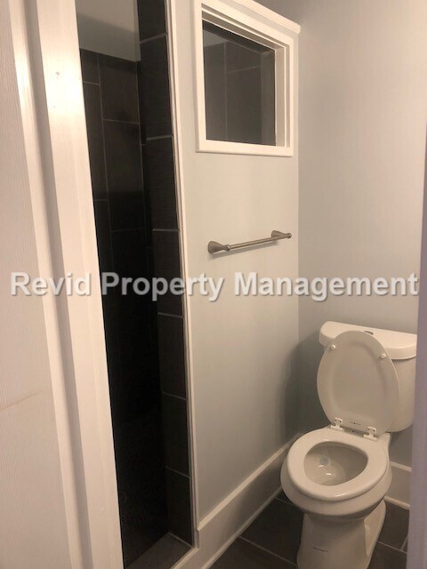 Building Photo - 2008 Courtland Pl