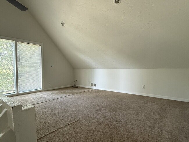 Building Photo - 8439 Lake Dr