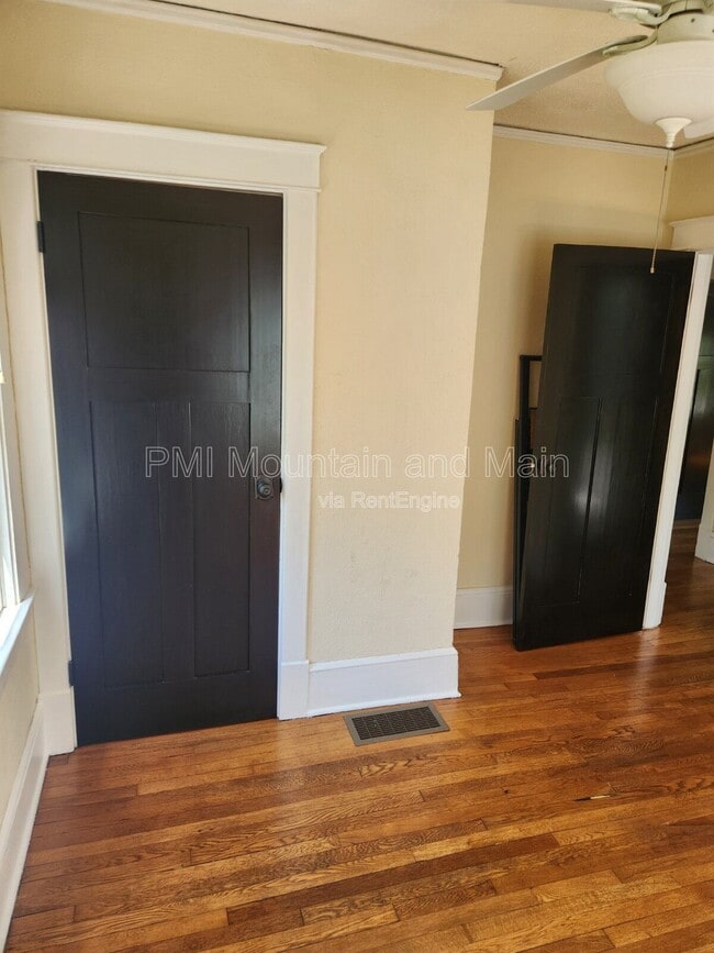 Building Photo - 39 Westover Dr