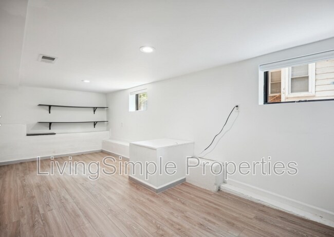 Building Photo - 8423 Piney Branch Rd