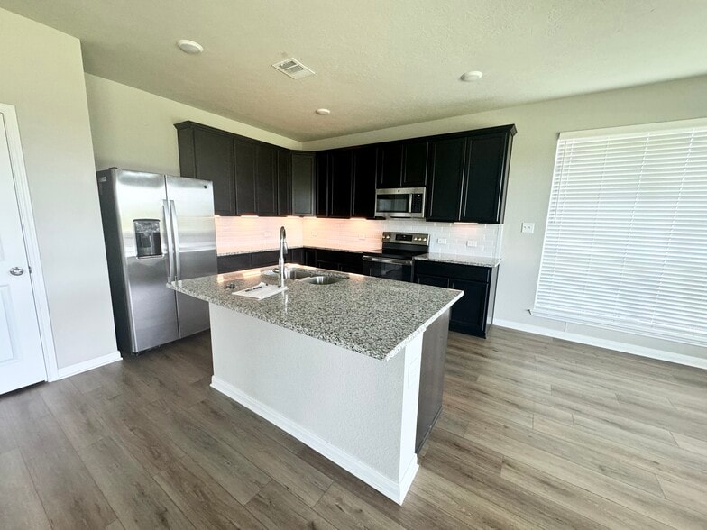 Building Photo - 1308 Kingsgate Dr