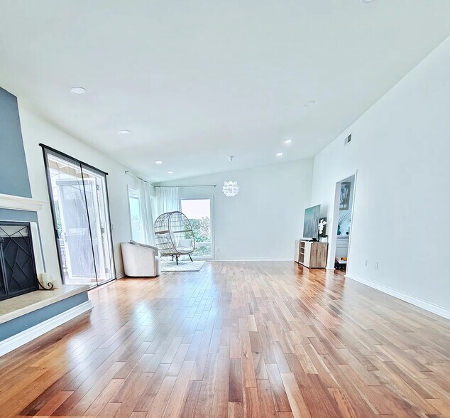 Building Photo - 4719 Dunman Ave