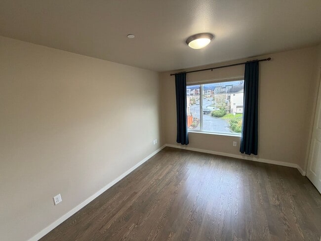 Building Photo - Renton Highlands newer 2bd Townhome For Rent!