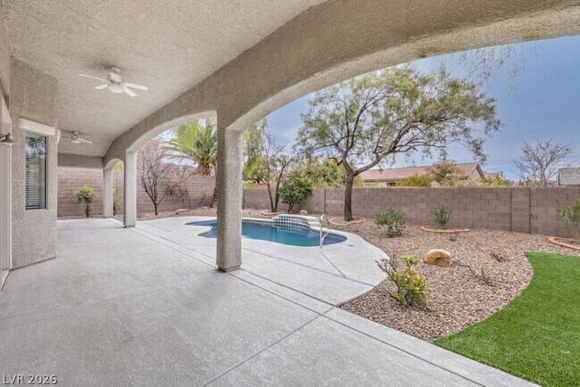 Building Photo - 1393 Romanesca Dr