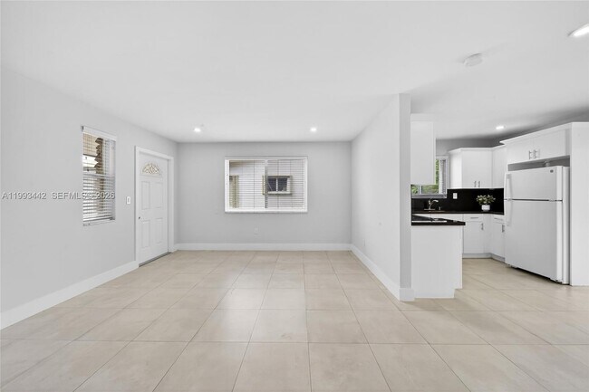 Building Photo - 7261 SW 21st St