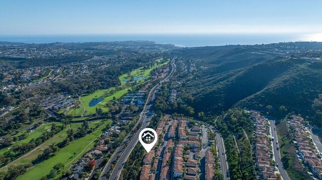 Building Photo - Beautifully Updated 2 Bed/2 Bath Condo with Views!