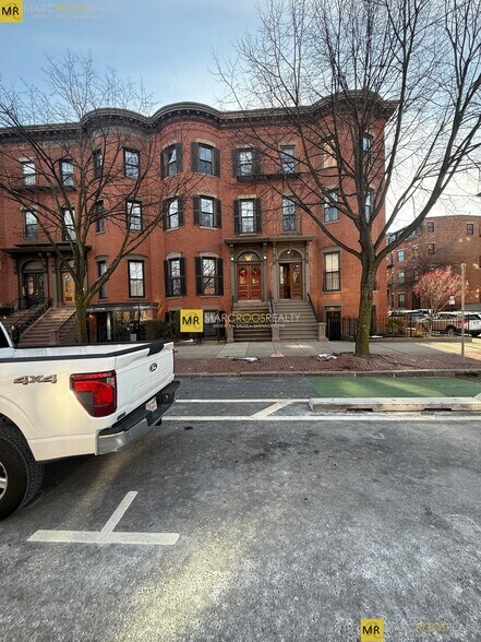 Building Photo - 672 Tremont St