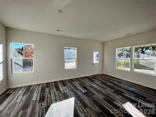 Building Photo - 574 N Broad St