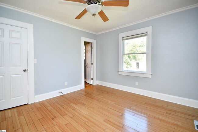Building Photo - 204 Parkins Mill Rd