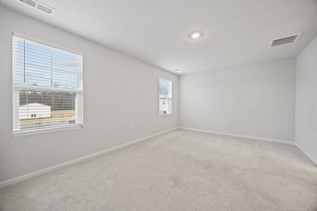 Building Photo - Raleigh Living Made Easy – 3BR Townhome w/ Amenities & Prime Location