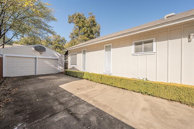 Building Photo - 2412 Kenley St