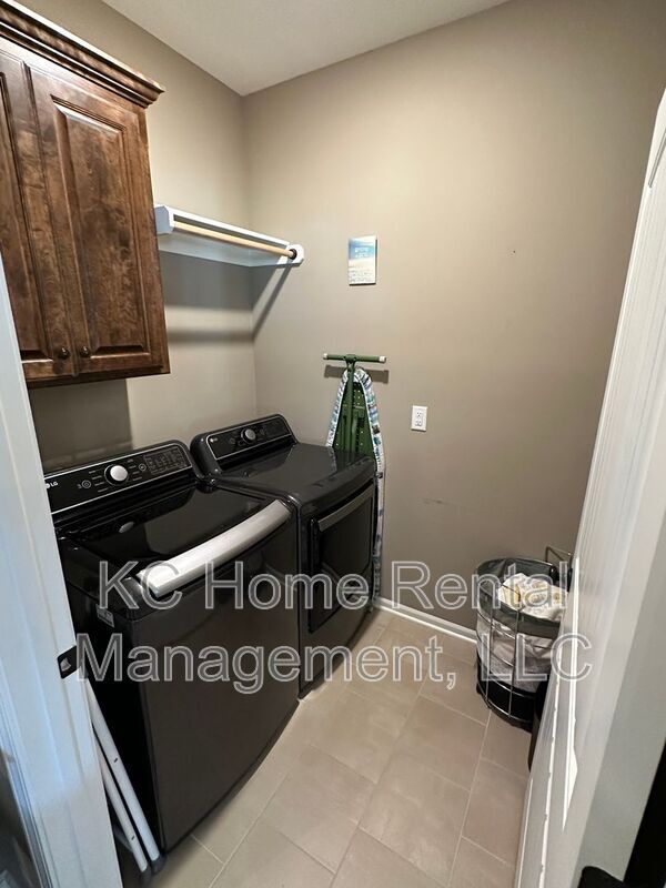 Building Photo - 2807 NE Sonora Valley Dr