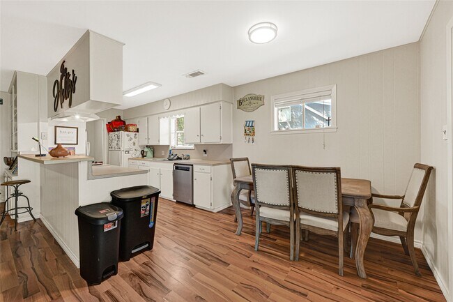 Building Photo - 1109 Frances Dr