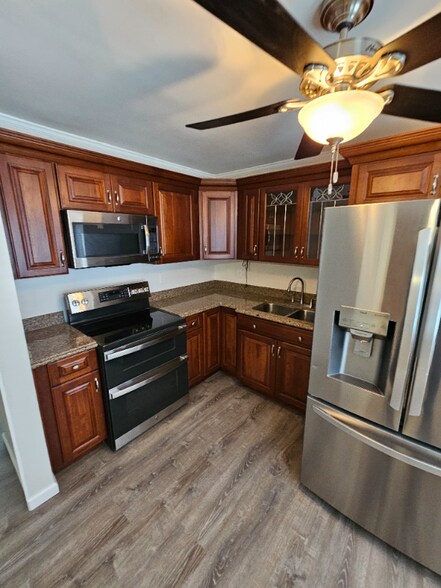 Building Photo - 2049 Nancy Cir