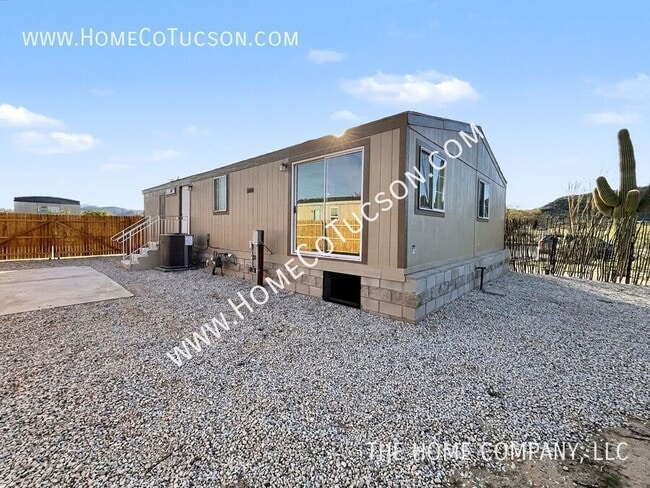 Building Photo - 9950 N El Uno Minor