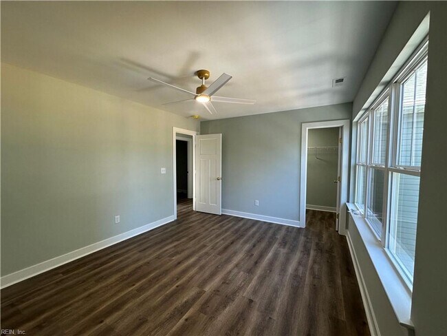 Building Photo - Stunning New Construction in Norview!