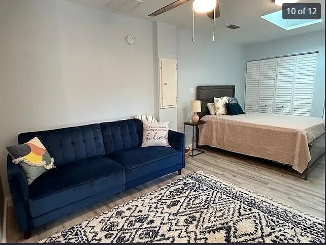 Primary Photo - 3219 Roscoe Ave