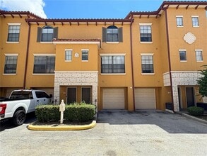 Building Photo - 6131 Metrowest Blvd