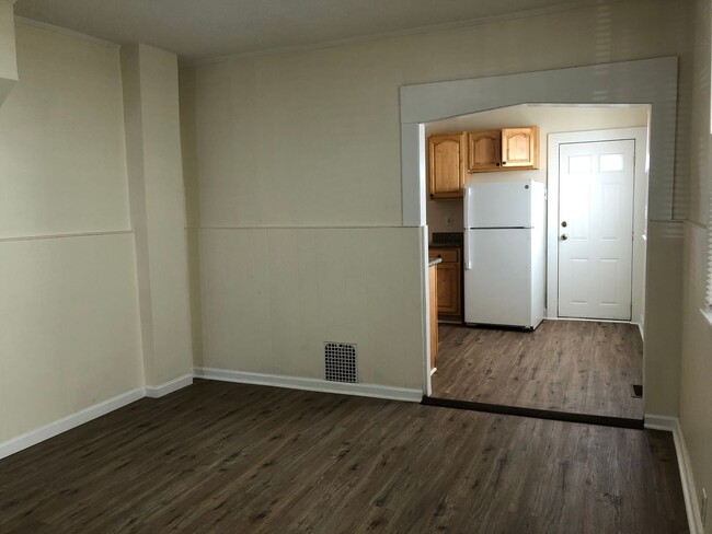 Building Photo - Sweet Home! Recently Updated! Kitchen with...