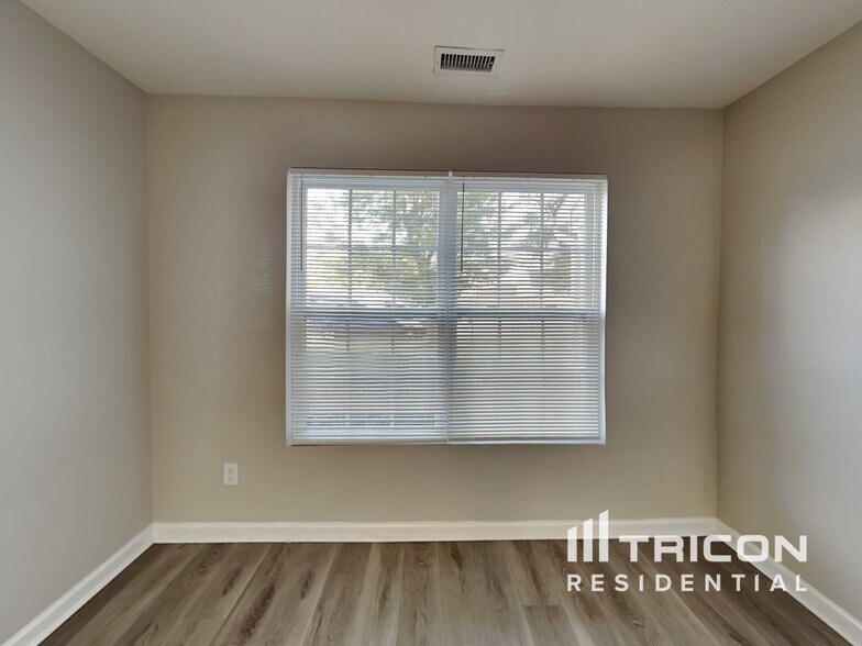 Building Photo - 4309 Grandover Dr