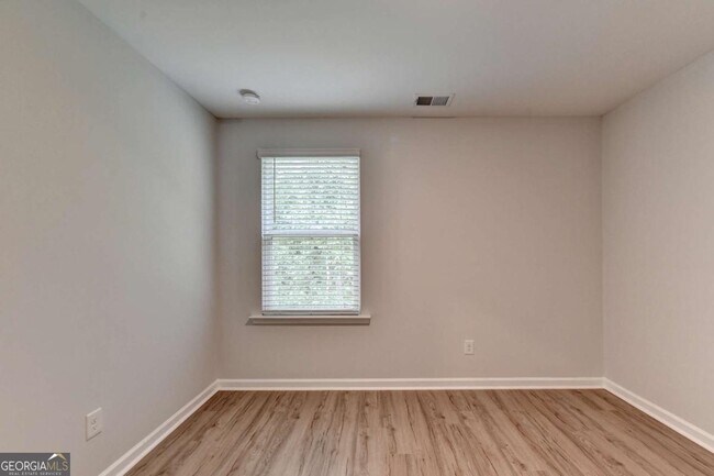 Building Photo - 175 Grey Falcon Ave