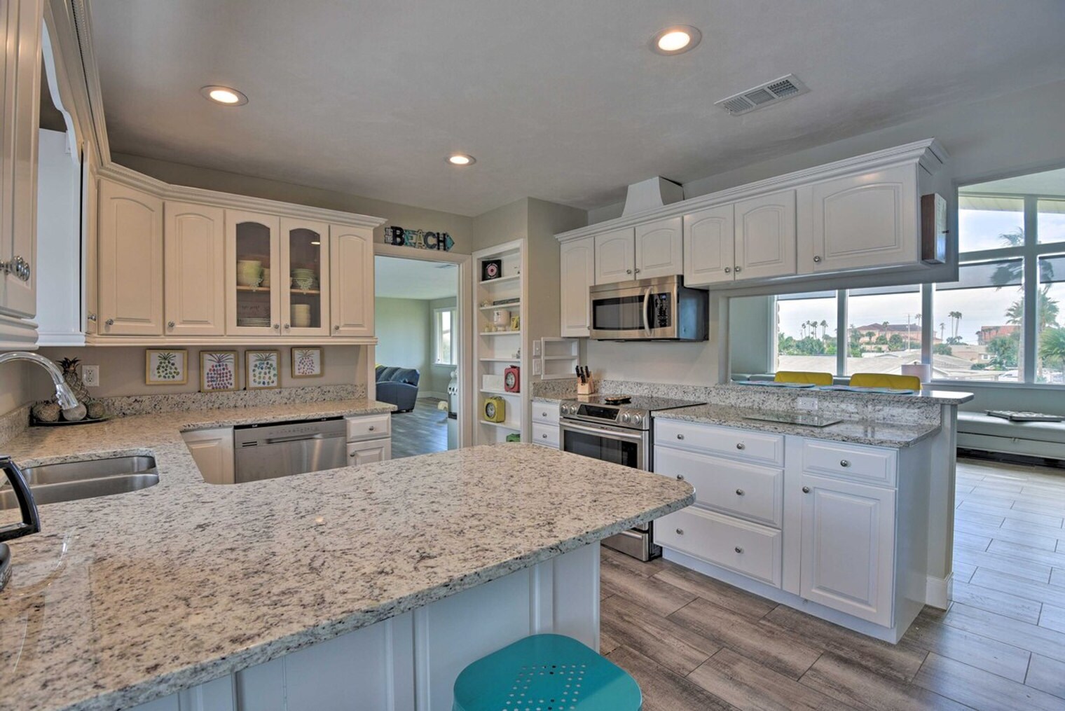 Building Photo - 726 Alden Dr