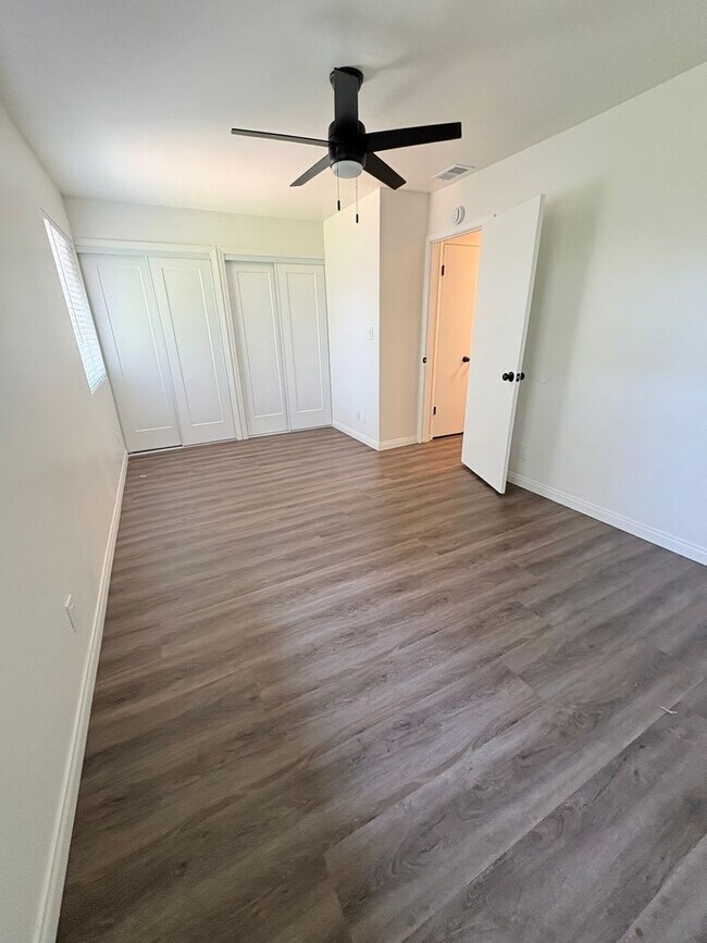 Building Photo - Beautiful 3 Bedroom Condo