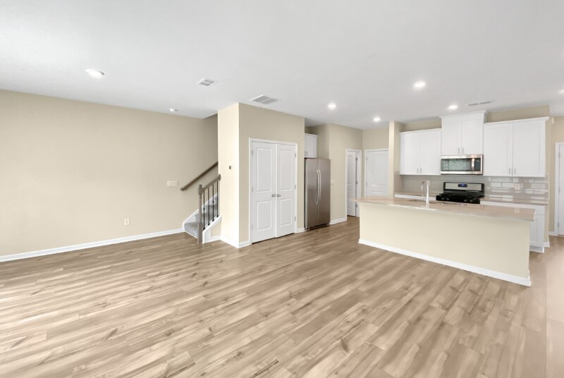 Building Photo - 1685 Villageside Ct