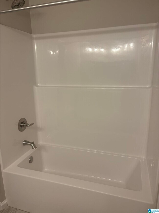 Building Photo - 1107 Cherry Cir