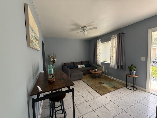 Building Photo - Beautiful 1 Bedroom Apartment for Rent!