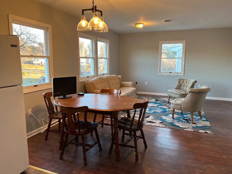 Building Photo - 113 Stafford St