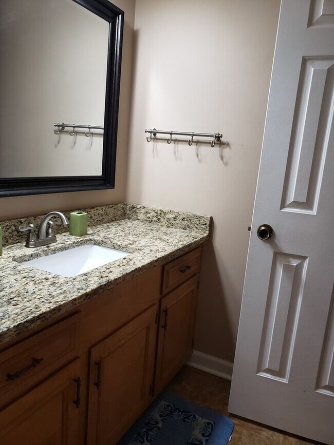 Building Photo - 2372 Orvis St