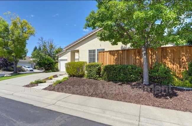 Building Photo - 7057 Ludlow Dr