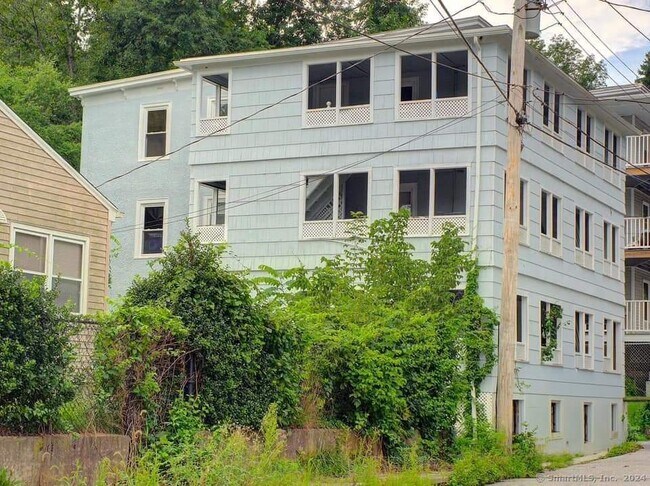 Primary Photo - 1 Pratte Ave