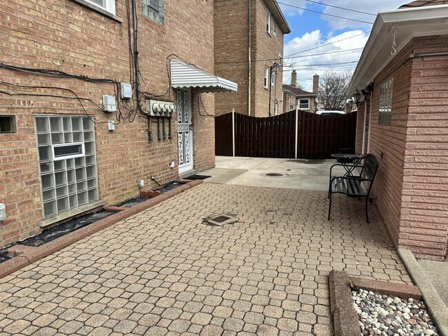 Building Photo - 3517 W 79th St