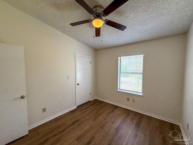 Building Photo - 424 E Burgess Rd