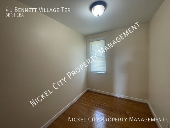 Building Photo - 41 Bennett Village Terrace