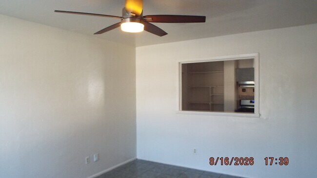 Building Photo - 807 Stonegate Dr