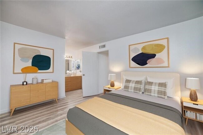 Building Photo - 4614 S Grand Dr